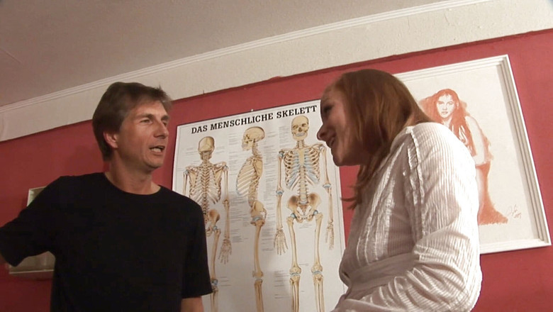 German Fuck Movie: कमसिन (18 साल) की अभ्यास में डॉक्टर द्वारा चुदाई