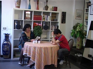 XTime Vod: Milf em sexo a três fodendo no quarto