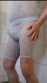 Geile dusche in nachthemd