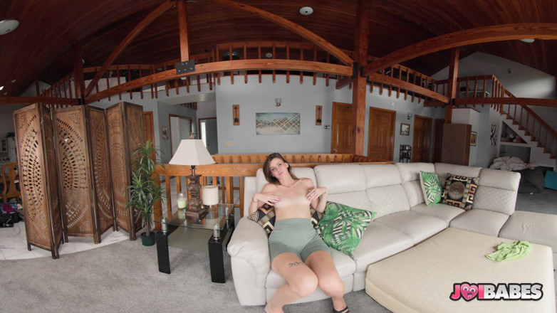JOI Babes: Náctiletá sousedka Lilly Jade vás provede joi