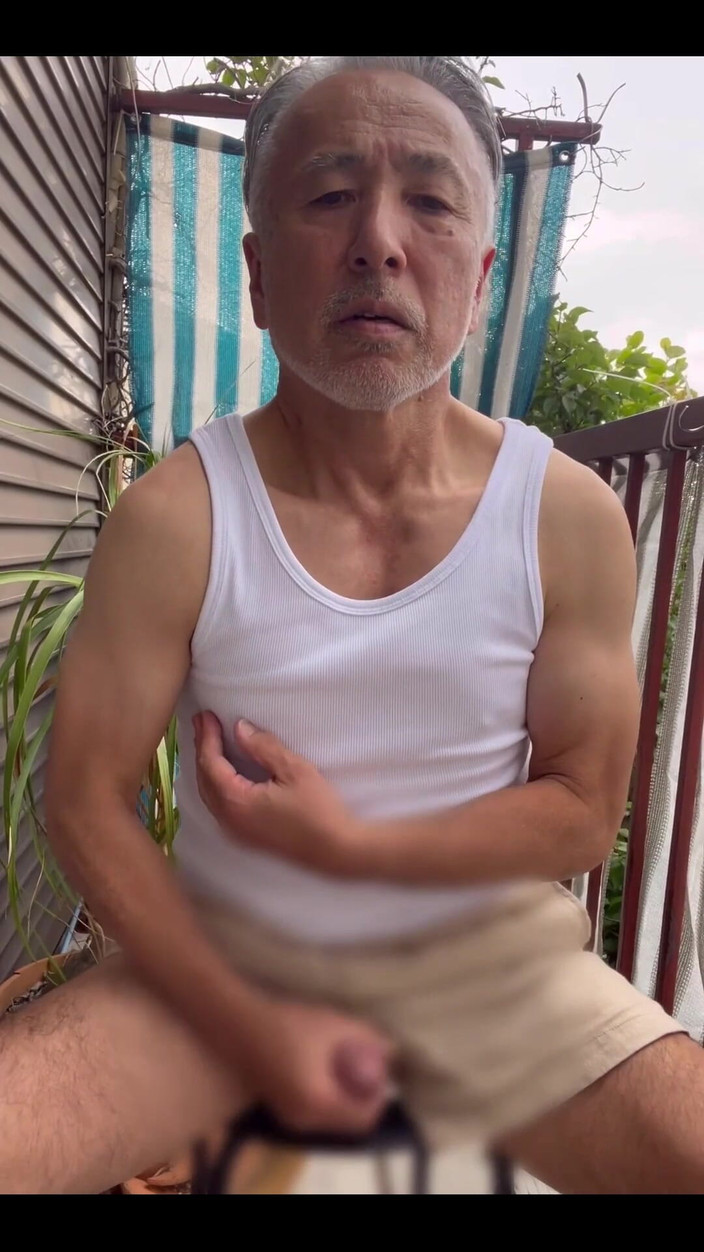 Japanese daddy: Na balkóně.