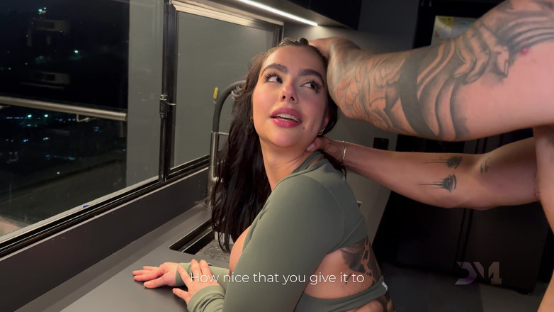 Danner Mendez: La Ayudo Con Su Nueva Cocina Y Ella Termino Encima...