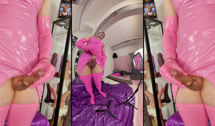 Sissy Adventures: Сіссі латексна шльондра змушує свій великий член кінчати