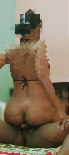 Tamilnaduu: 大屁股继妹在继兄弟硬鸡巴中啪