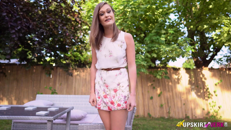SkirtJerk: Honour May - Donnez-lui une bonne pression