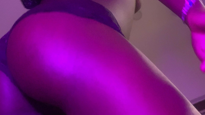 Browngurl234: Hot Ebony Babe Shows off Her Twerking Skills Back View