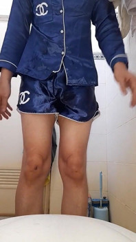 Pancutan mani berantakan Satin Pajamas