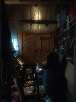 K8e Snow: Crossdresser yang menggoda berbogel dan mengusik di Bilik Simpanan Peribadi