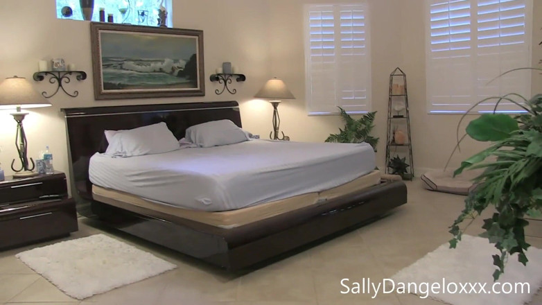 Sally D'Angelo: 私はナンナのそれが大好きです