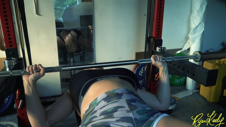 RyanKeely: Zpocená cvičení Ryan Keely