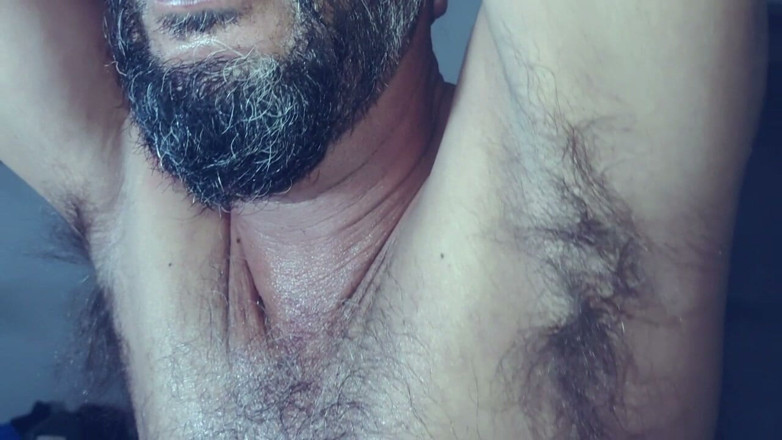 Rock F hairy: この体はどうだ