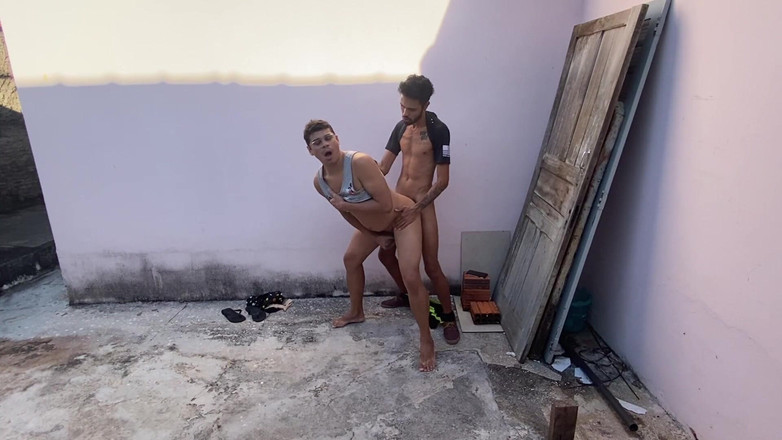 Leandro e Asafe: मैंने एक अज्ञात दायित्व की गांड खाया जिसने मुझे गली में लंड हिलाते हुए पकड़ा