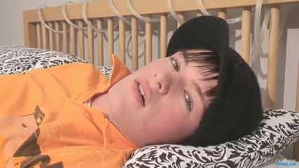 Lust for boys: Fit Leon suka dildo itu