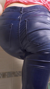 Jeans mojados, fetiche, adoración de culo