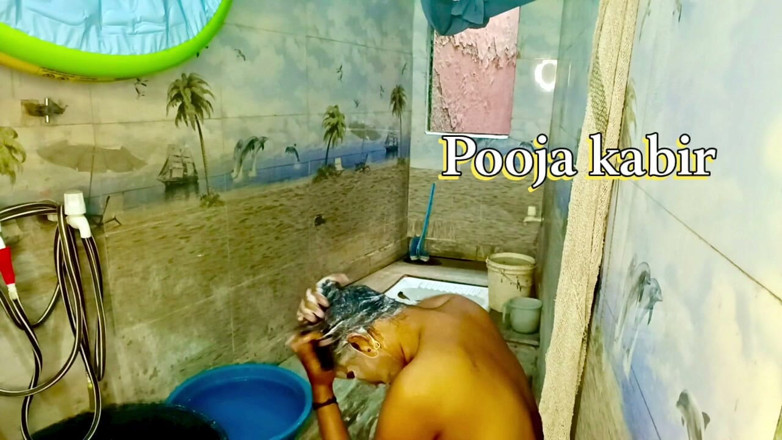 Poojakabir: Mãe e pai eram tão ótimos no sexo, eles estavam fazendo...