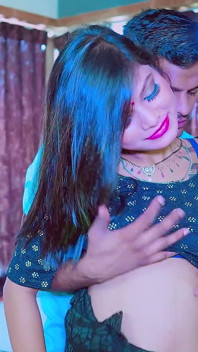 A Naughty Guy Caught Her Nude Bhabhi Alone in the Room