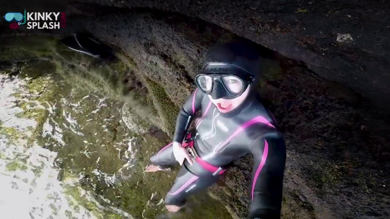 UKCuteGirl Lucy Lauren: Neoprene neoprén a potápěcí maska masturbace u moře