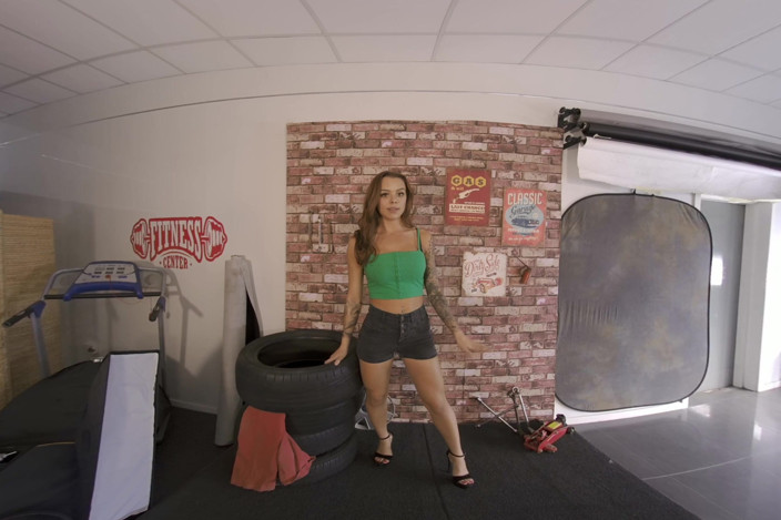 ZexyVR: Miah S - Getting Tyred