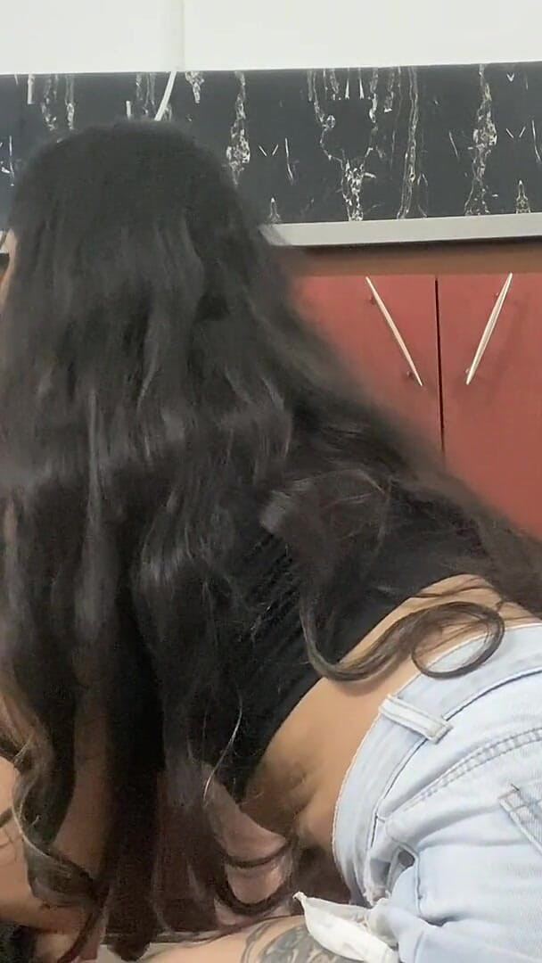 Housewife Cheats on Her Husband with Plumber - Porn in English (Chia369)
