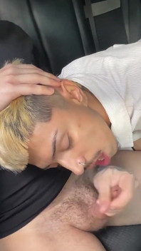 Cocksucker กลืนควยใหญ่ไม่เซอร์คัทหมดเลย!