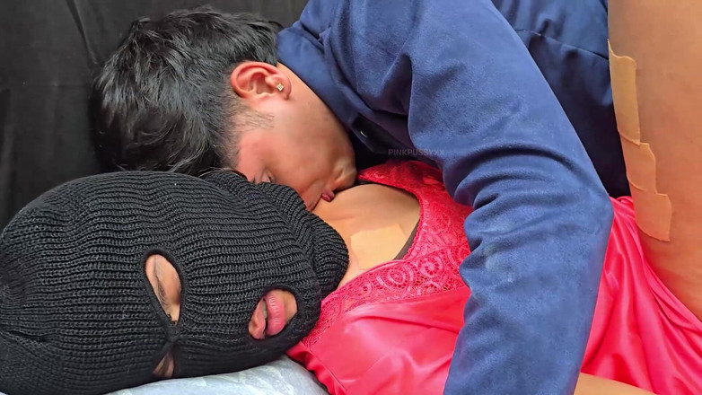 PINKPUSSY: Ak Coupal Ne Apne Dost Ke Room Par Sex Kiya...