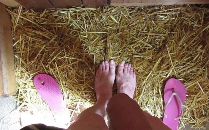 Barefoot Stables: Писсиссый сисси