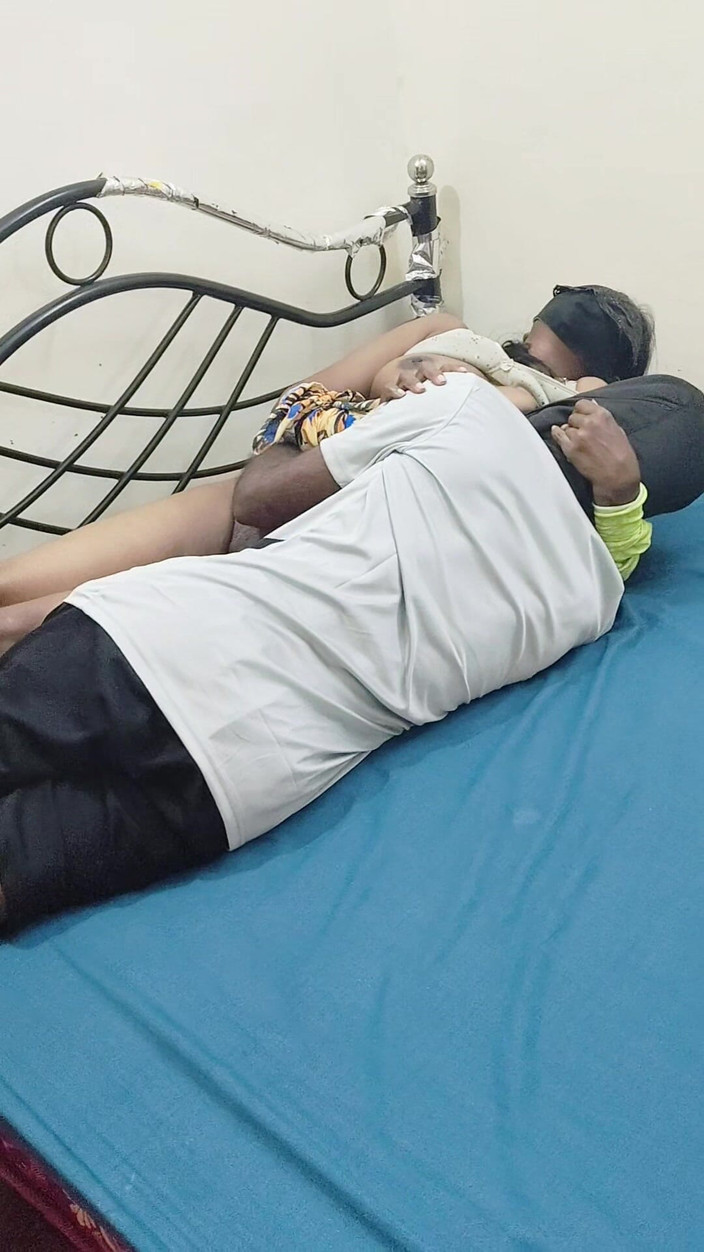 Thesana: 継父の助けを借りて精神疾患の義理の息子が使用する在宅看護師