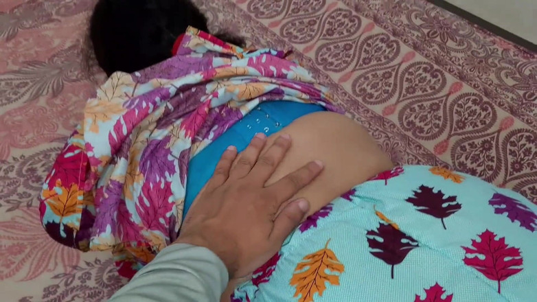 QueenbeautyQB: Indian Stepmother Asks Stepson to Apply Lotion
