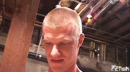Gay Diaries: Hubený chlap dostane do zadku tři nadržené chlápky po hlubokém...