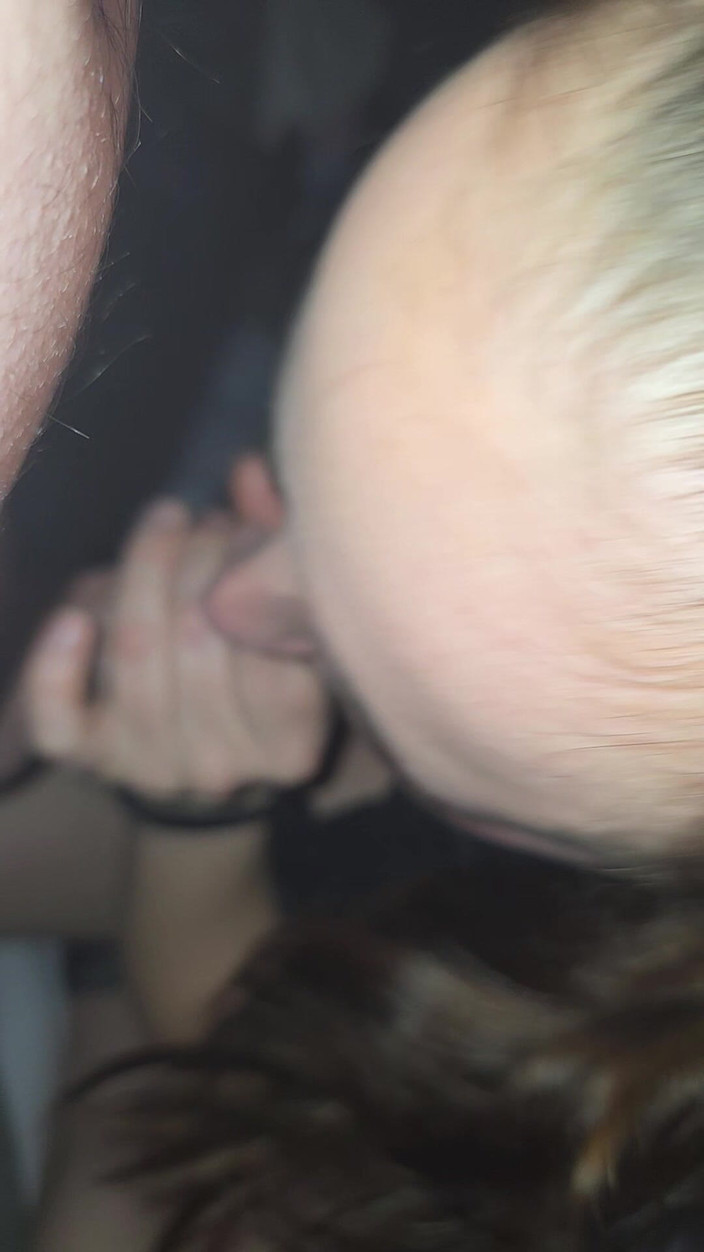 Mora_2000: Обожнюю приймати член у рот :)