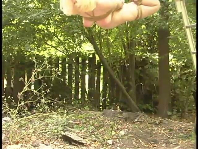 Hogtied by Kink: 女牛仔