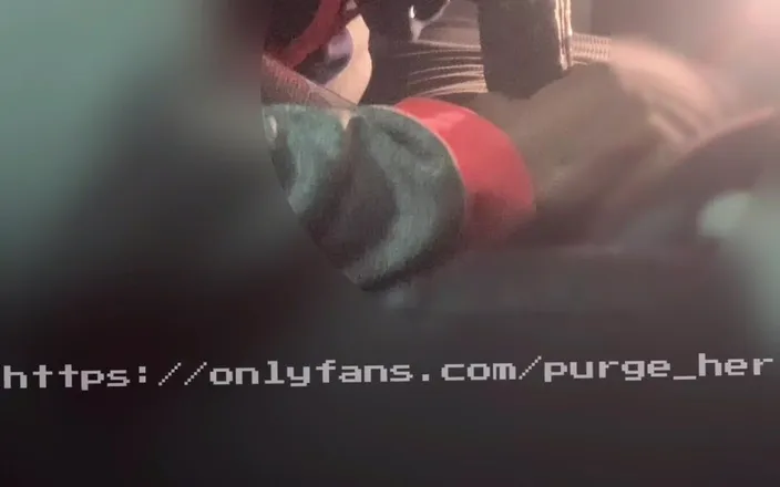 Purge_her: Ella me enojó, así que la hice tragar