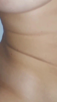 Amatör blond mogen fru tycker om naken sex på morgonen