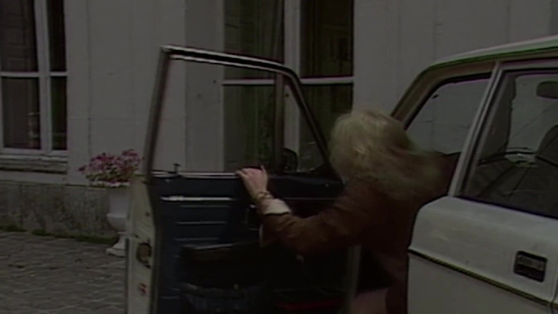 XXX-Vintage: Stella delcroix gözetleyicinin önünde götten sikiliyor