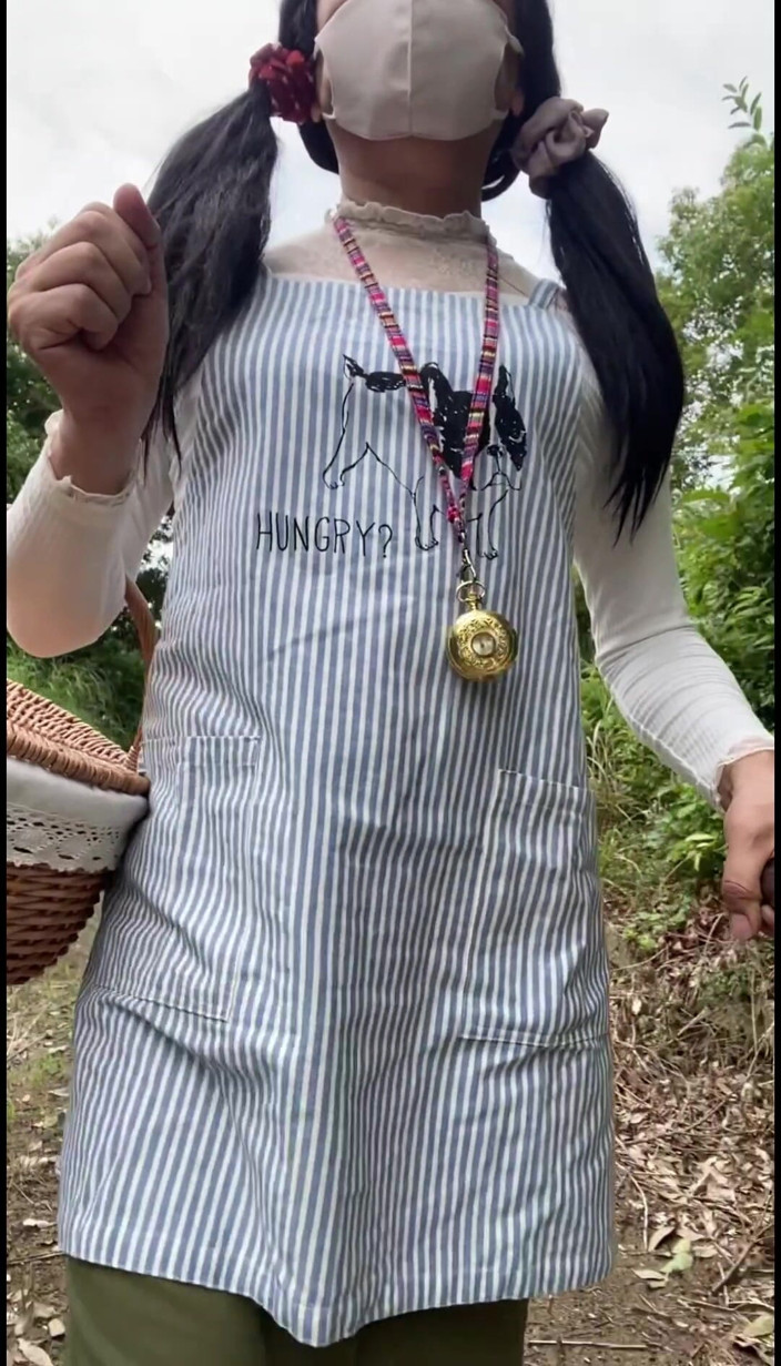 megu2002: No. 269 a Walk in the Open Wearing an Apron, Part 2