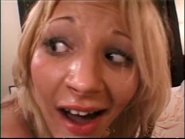 Black Sinner: Sandwic antara kaum untuk si blonde sensual dikongkek dua zakar...