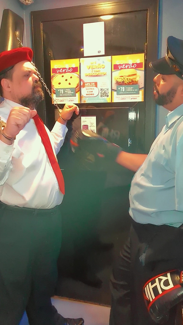 Punchbagplz: Handschellen Und Kontrolliert - Motelzimmer-dominanz