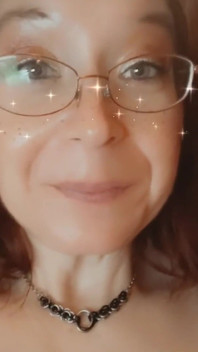Get to know this sexy MILF better.