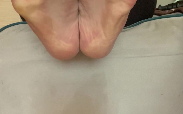 Feet: Khoe chân