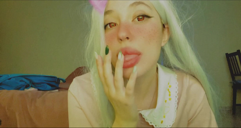 Bambietta Valentain: Hot anime girl sucking her beautiful fingers
