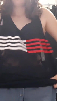 Remaja seksi melancap di bilik fitting