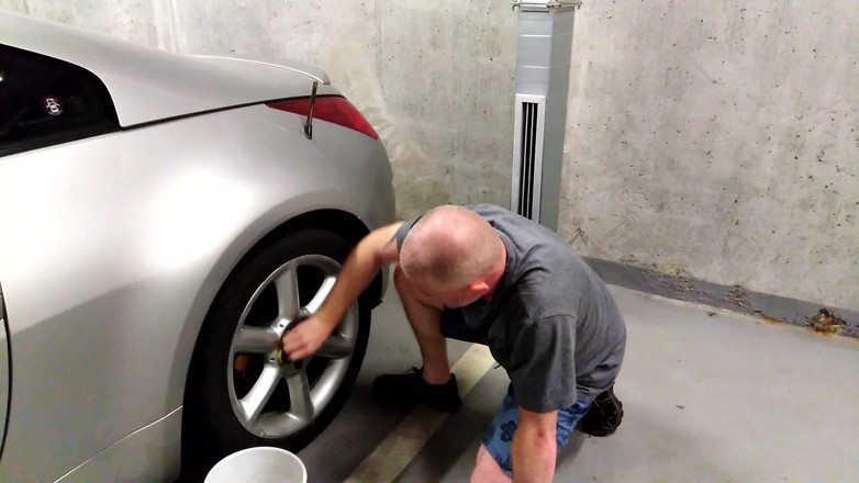Master Drex: The monk (06) blowjob in garage