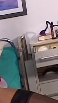 Nenasytná sestra MILF bere ptáka a tlusté dildo hluboko