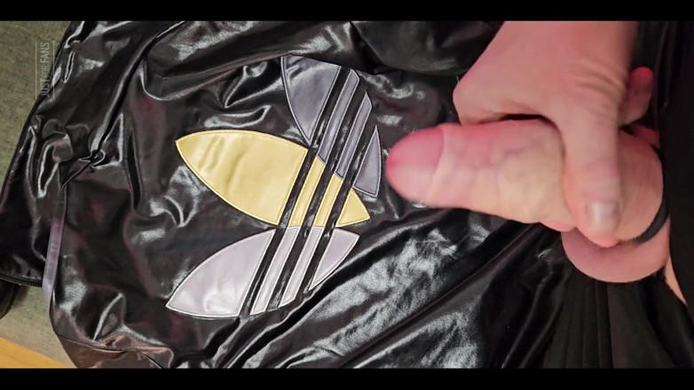 Roman Heart: น้ําแตกบน Adidas Chile 62