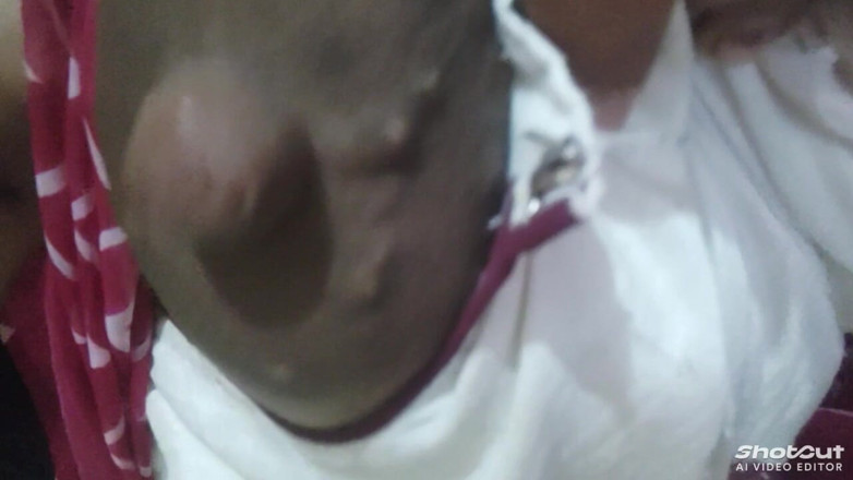 Dr_doom21: Bhabhi ji desi tetas leche saliendo de las tetas