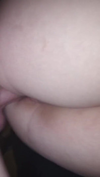 Anální děvka creampie