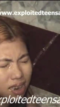 Amatur Vietnam eksklusif melakukan dua seks bertiga, zakar 10 inci dalam pantat, kencing dalam mulut, pancutan muka, aksi kumpulan buatan sendiri yang sangat baik.