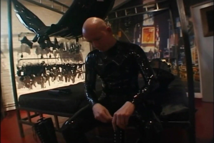 Absolute BDSM films - The original: Enmascarado y dominado