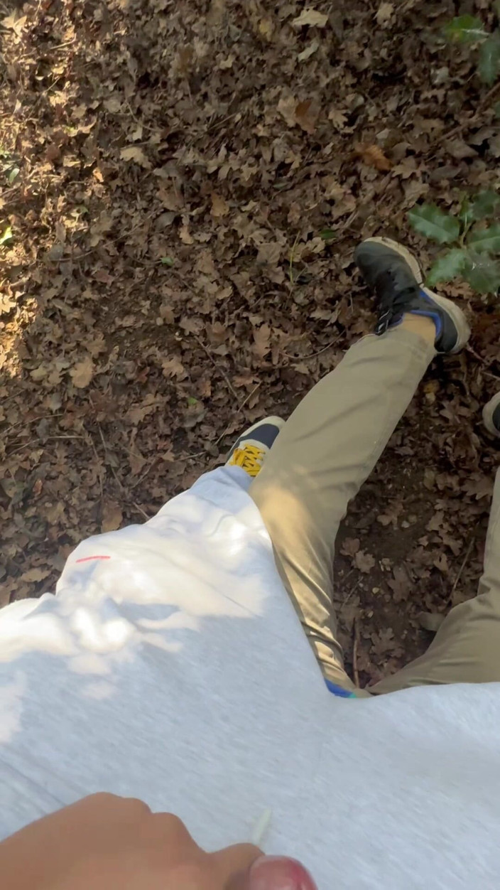 Hot dick in your ass: Kreuzfahrt im wald, verheirateter opa lutschte meinen schwanz und brachte...