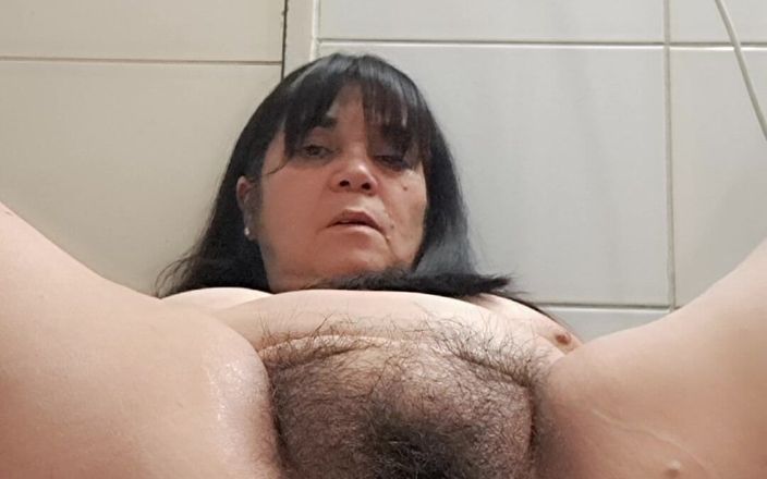 Mommy big hairy pussy: Video personale per il Mio amore